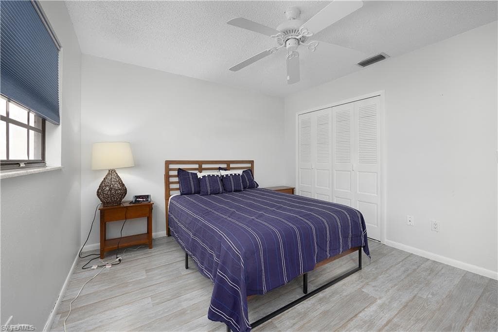 1513 Edgewater CIR, FORT MYERS FL 33919-8