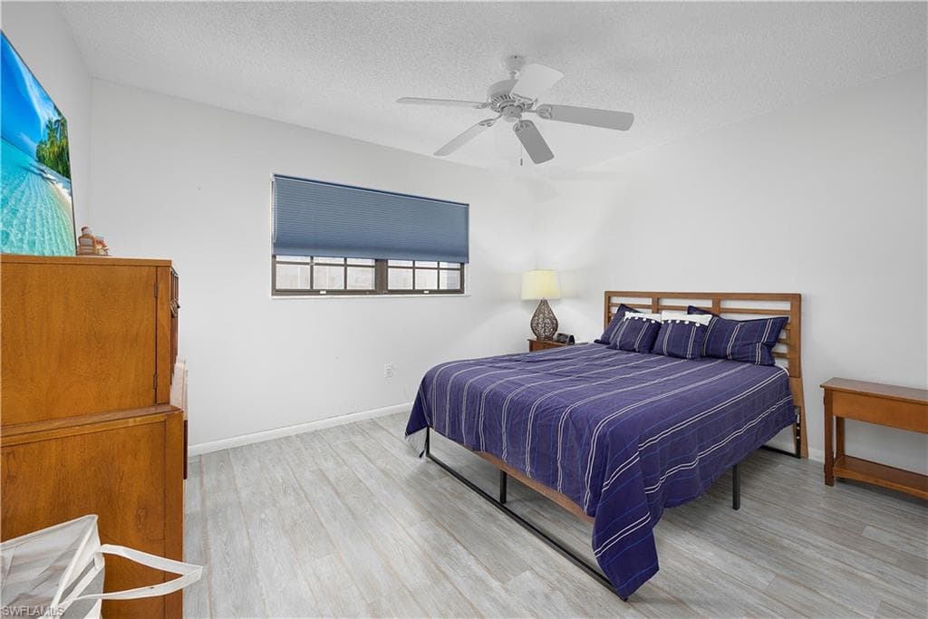 1513 Edgewater CIR, FORT MYERS FL 33919-7