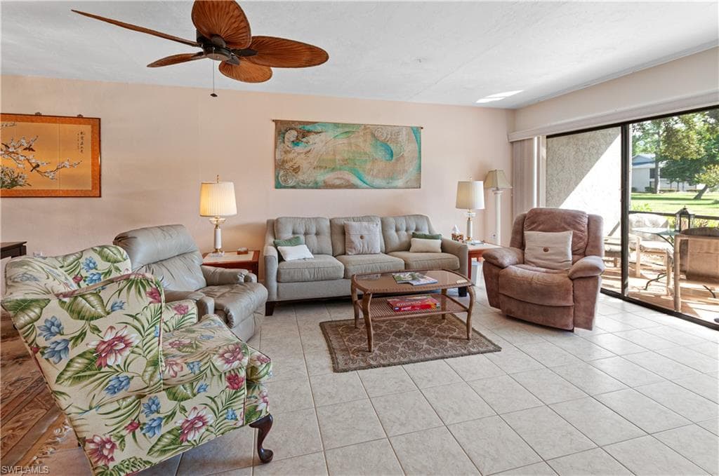 1208 Commonwealth CIR # J103, NAPLES FL 34116-5