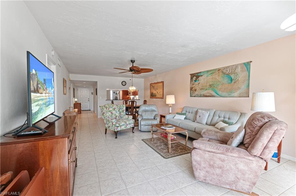 1208 Commonwealth CIR # J103, NAPLES FL 34116-6