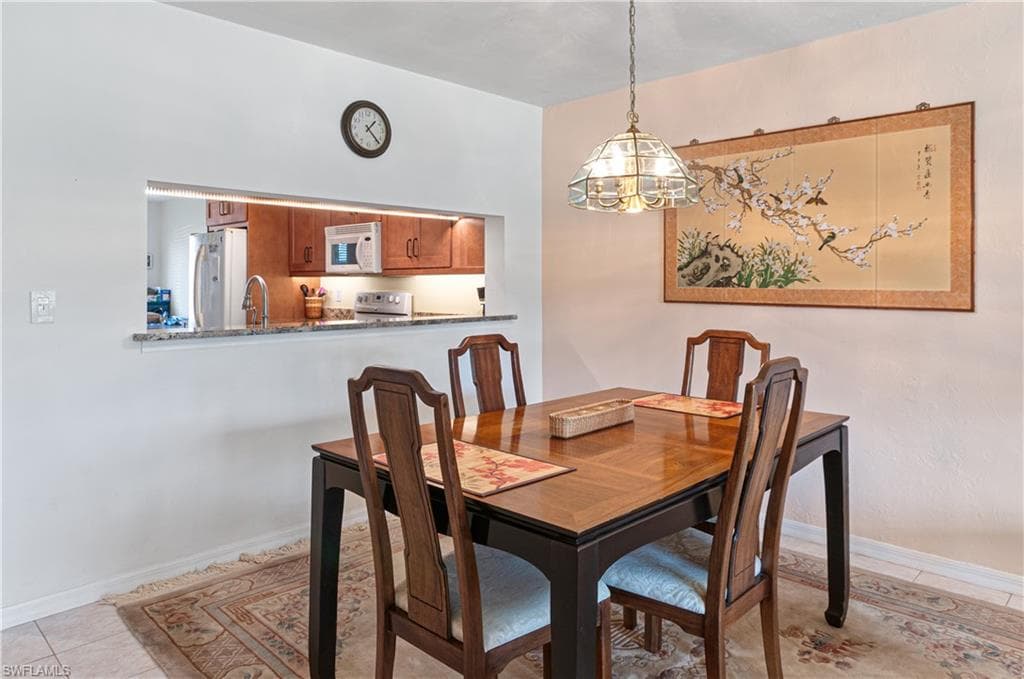 1208 Commonwealth CIR # J103, NAPLES FL 34116-4