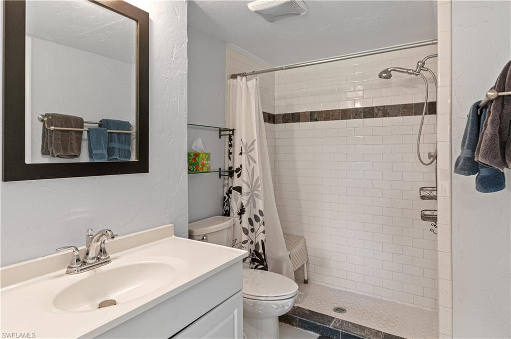 1208 Commonwealth CIR # J103, NAPLES FL 34116-17