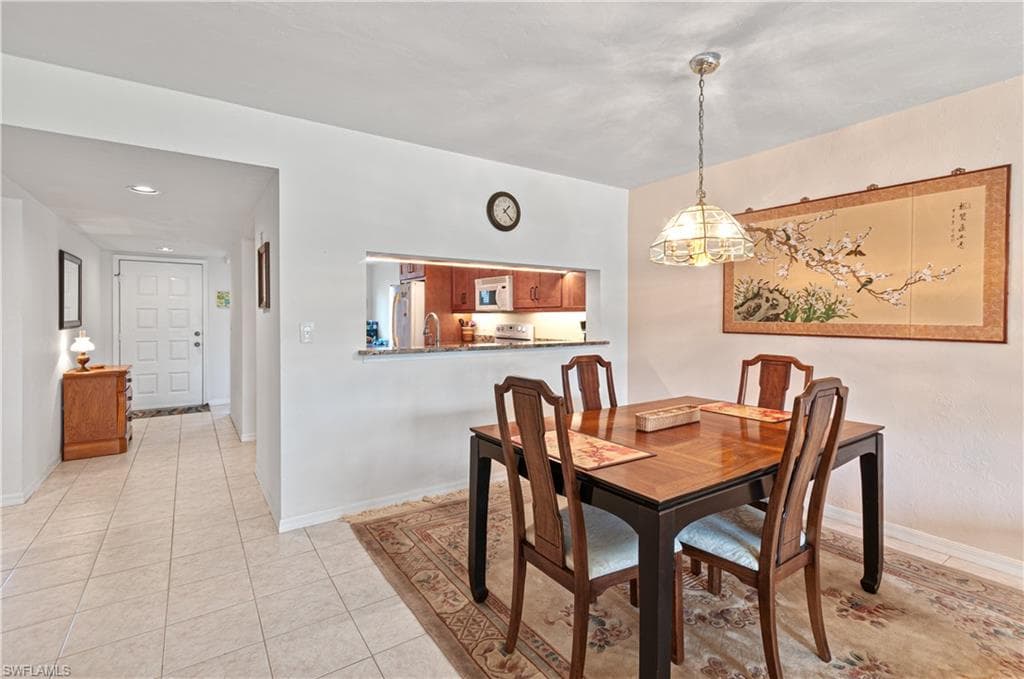 1208 Commonwealth CIR # J103, NAPLES FL 34116-10
