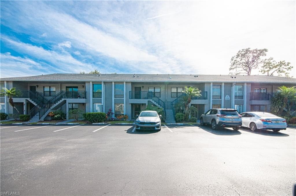 1208 Commonwealth CIR # J103, NAPLES FL 34116-30