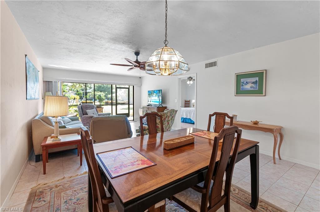 1208 Commonwealth CIR # J103, NAPLES FL 34116-3