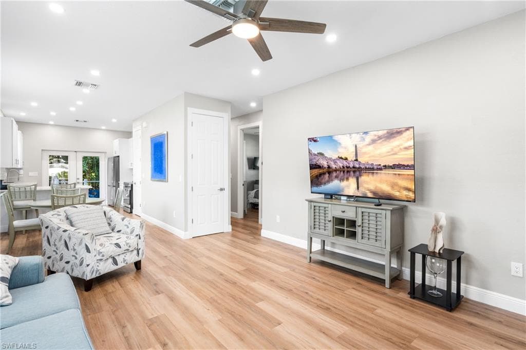 10004 Connecticut ST, BONITA SPRINGS FL 34135-12