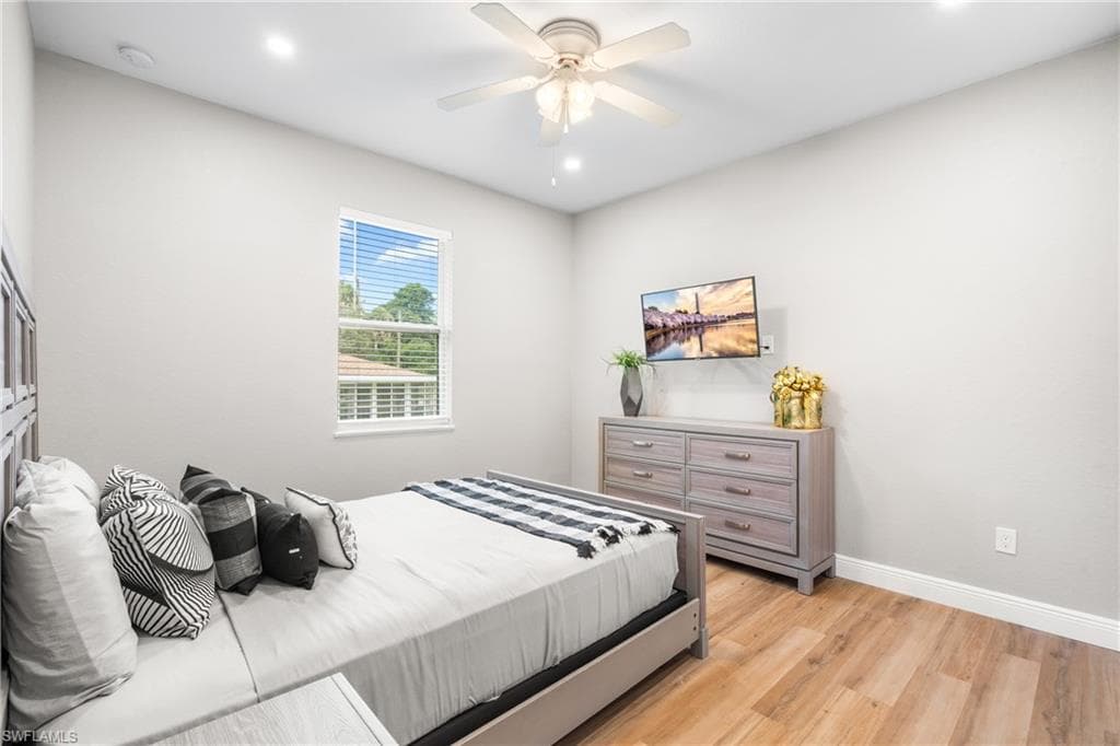 10004 Connecticut ST, BONITA SPRINGS FL 34135-8