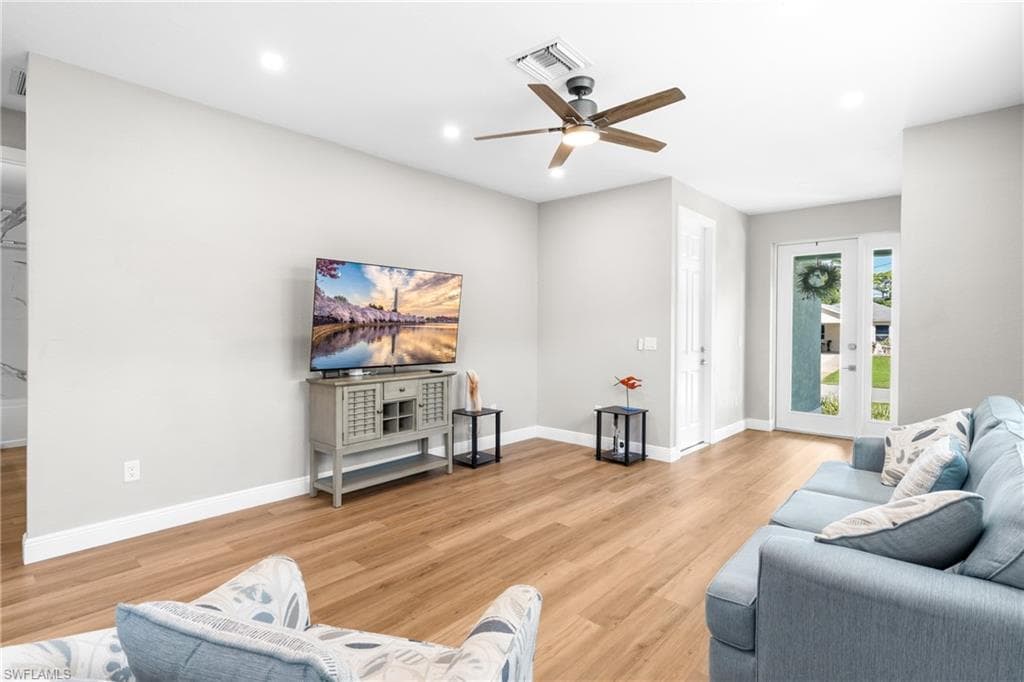 10004 Connecticut ST, BONITA SPRINGS FL 34135-10