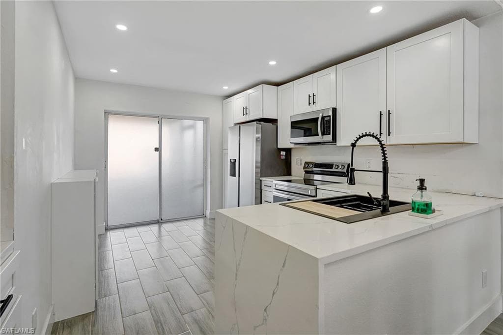 1142 Whitehead Creek LOOP, FORT MYERS FL 33916-2