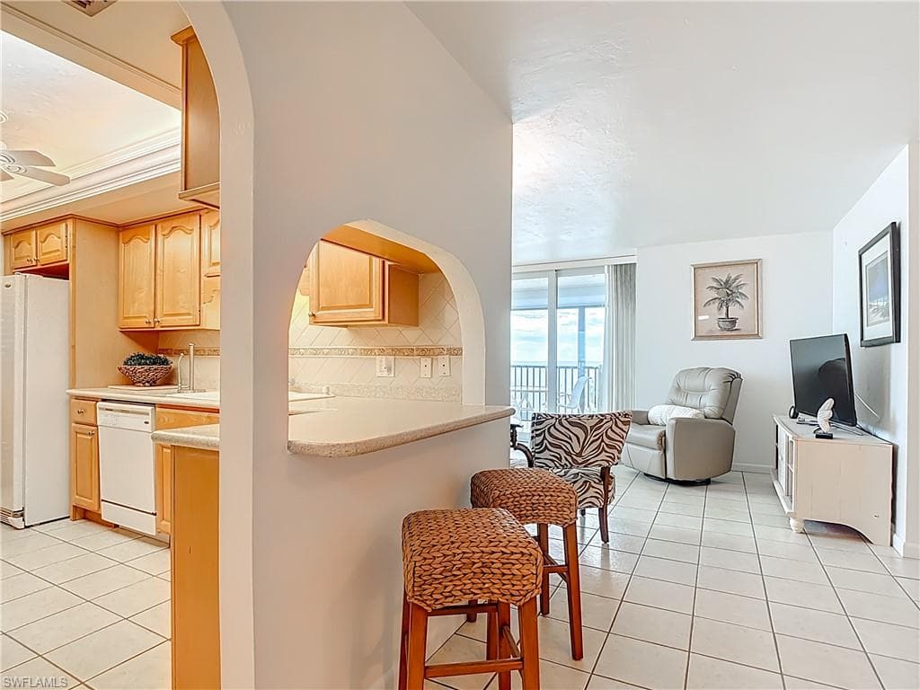 2810 Estero BLVD # 411, FORT MYERS BEACH FL 33931-10