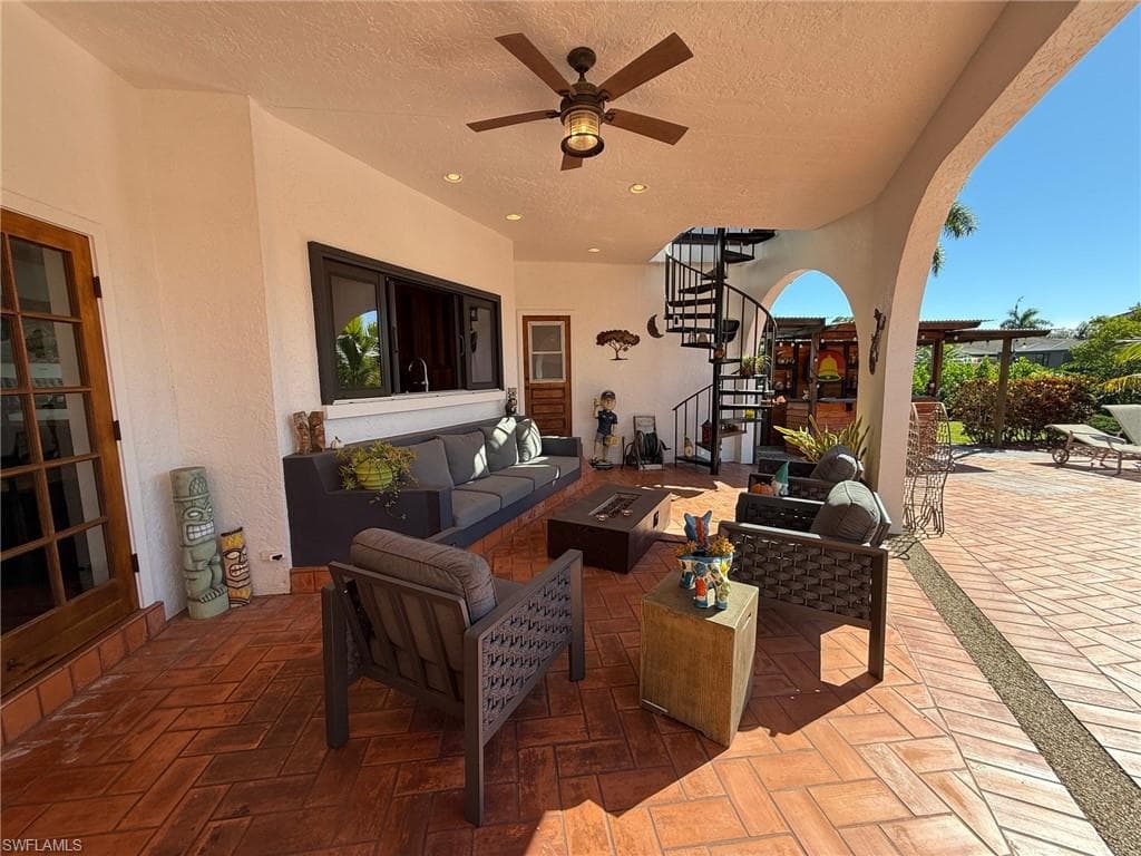 3812 Hidden Acres CIR S, NORTH FORT MYERS FL 33903-16