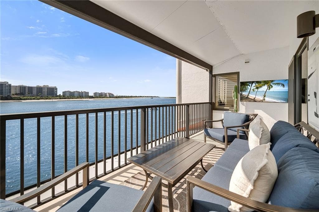 533 La Peninsula BLVD # 533, NAPLES FL 34113-25