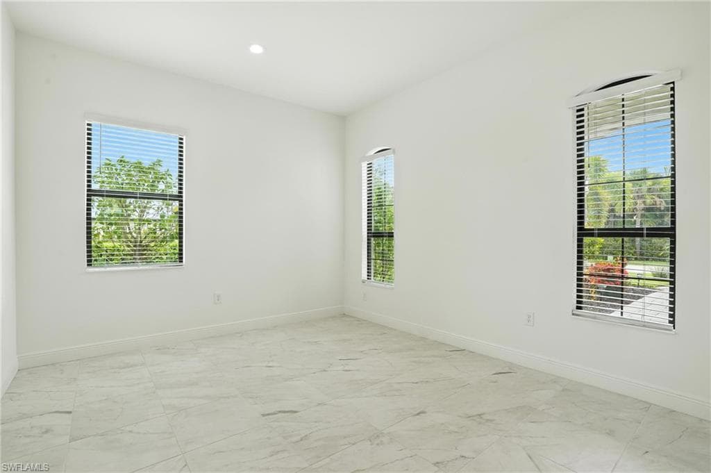 8368 Preserve Point DR, FORT MYERS FL 33912-18