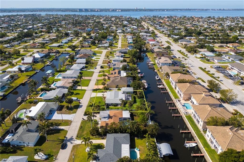 5128 York CT, CAPE CORAL FL 33904-4