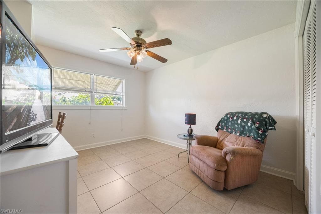 5128 York CT, CAPE CORAL FL 33904-23