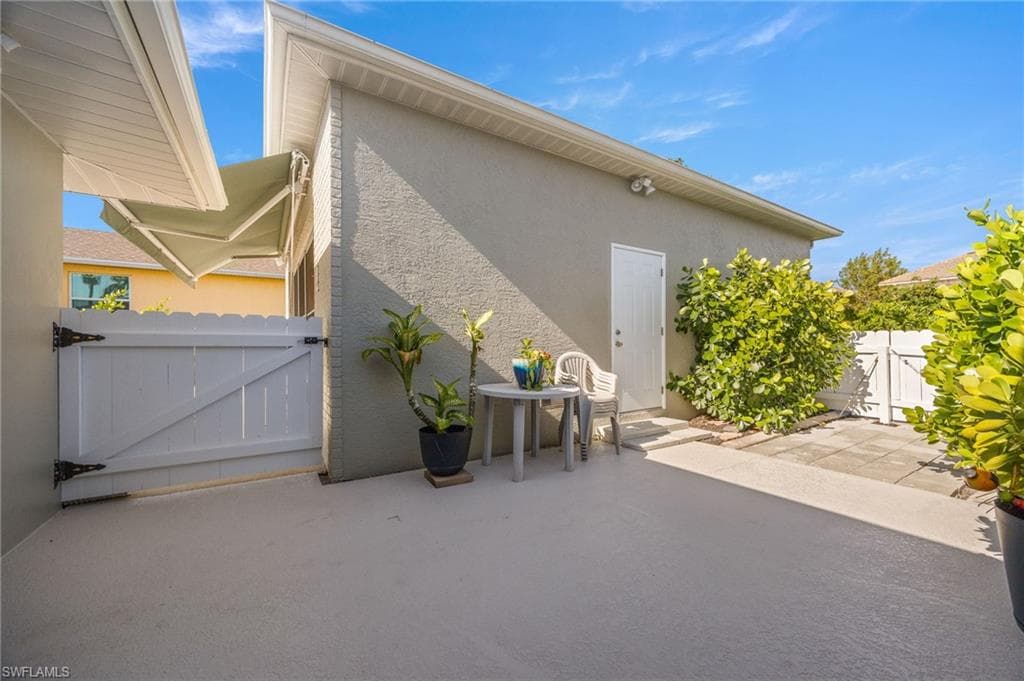 5128 York CT, CAPE CORAL FL 33904-33