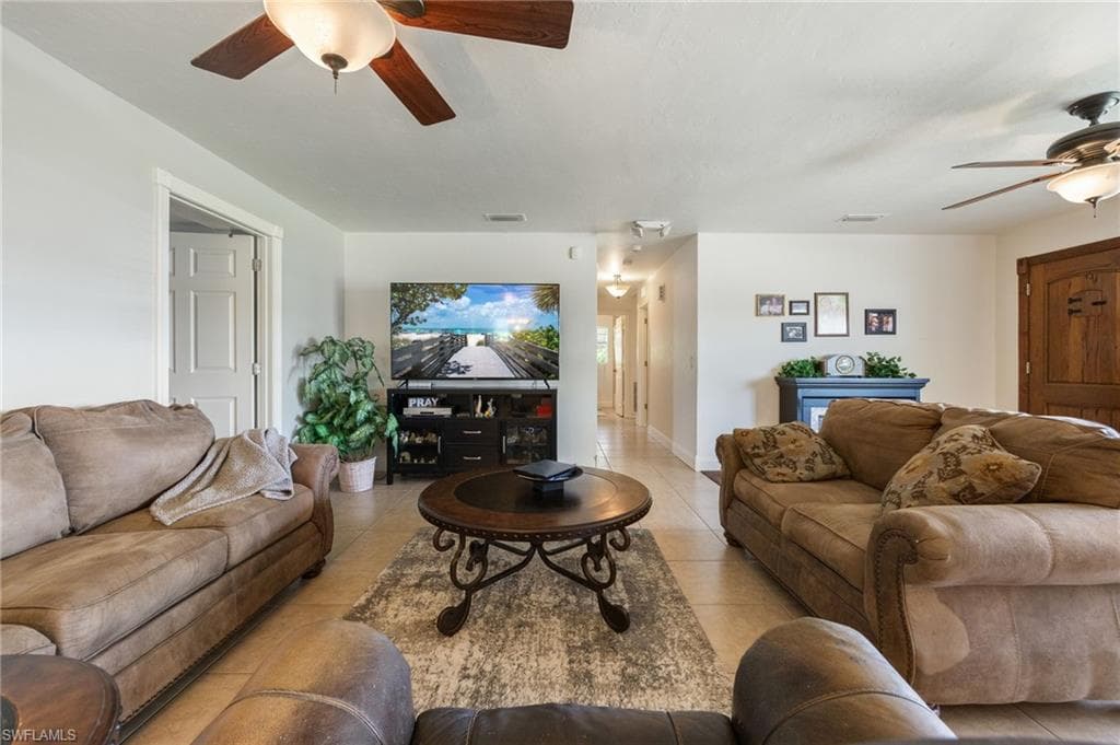 5128 York CT, CAPE CORAL FL 33904-13