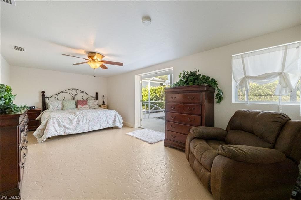5128 York CT, CAPE CORAL FL 33904-17