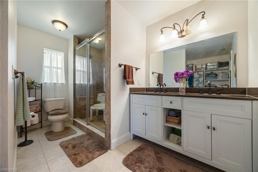 5128 York CT, CAPE CORAL FL 33904-20