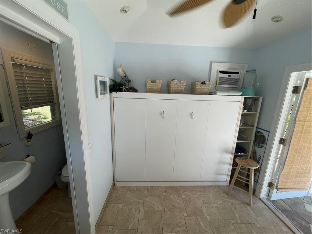 5651 Maplewood CT, FORT MYERS FL 33905-26