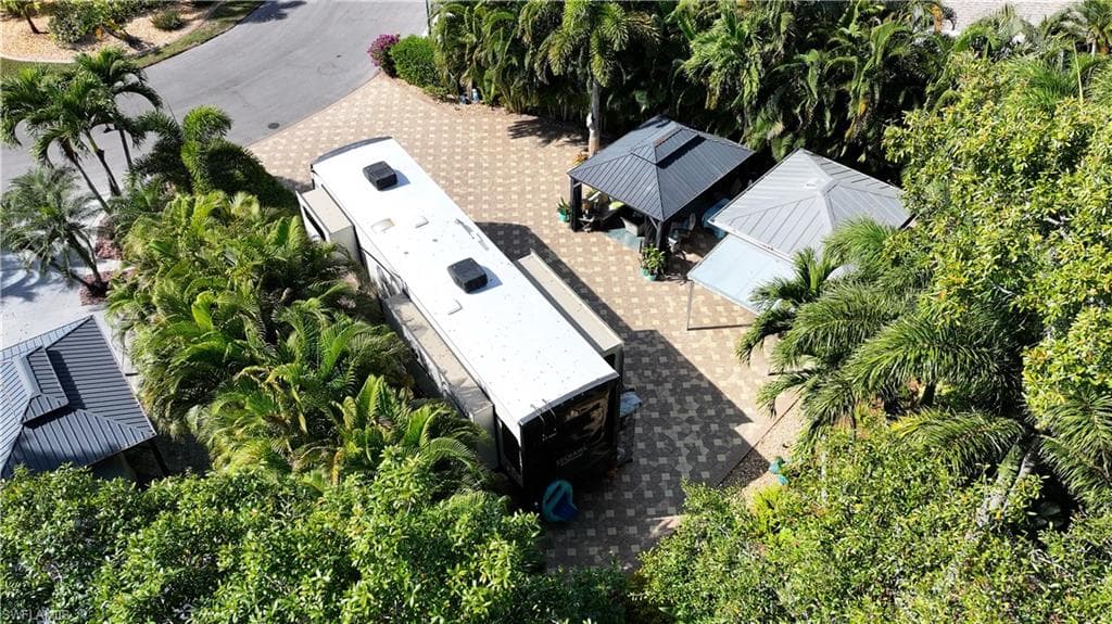 5651 Maplewood CT, FORT MYERS FL 33905-4