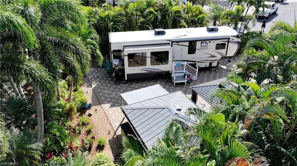 5651 Maplewood CT, FORT MYERS FL 33905-3