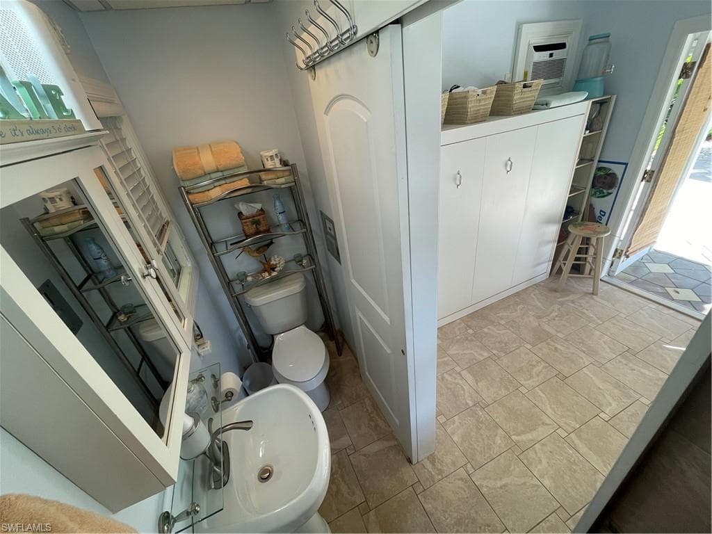 5651 Maplewood CT, FORT MYERS FL 33905-24