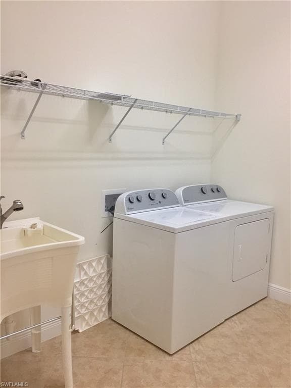 4573 Tamarind WAY, NAPLES FL 34119-22