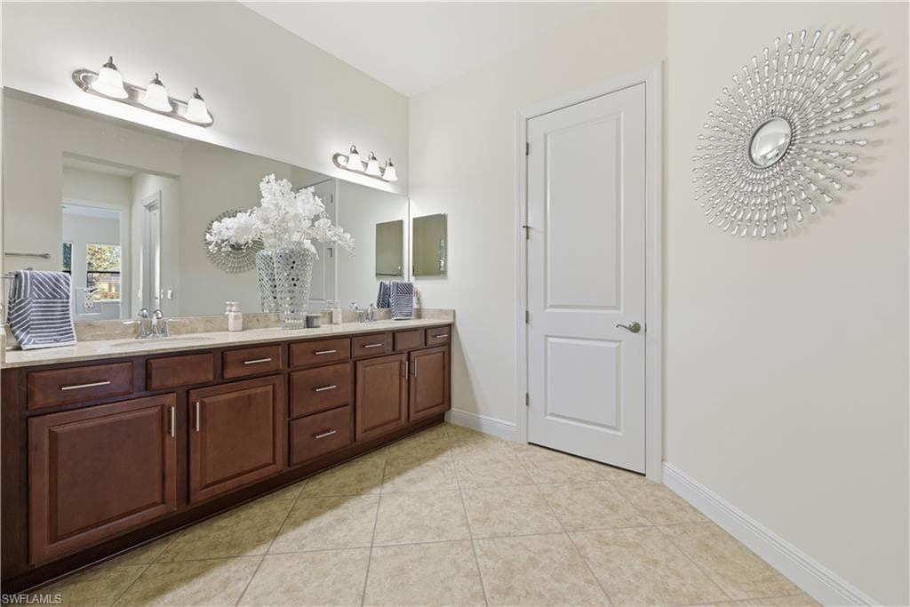 4573 Tamarind WAY, NAPLES FL 34119-13