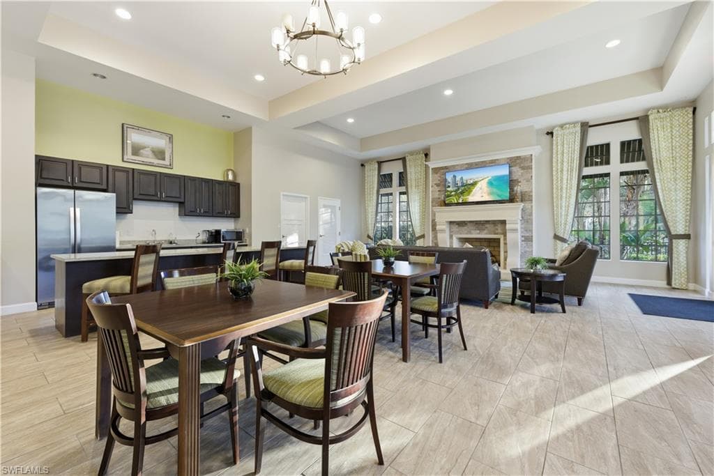 4573 Tamarind WAY, NAPLES FL 34119-28