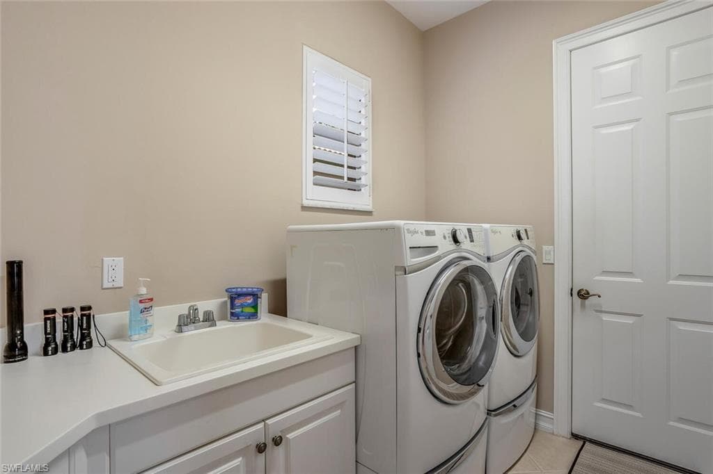 3162 Santorini CT, NAPLES FL 34119-18