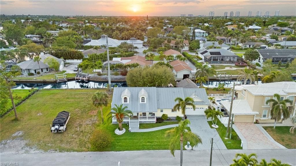 27130 Holly LN, BONITA SPRINGS FL 34135-34