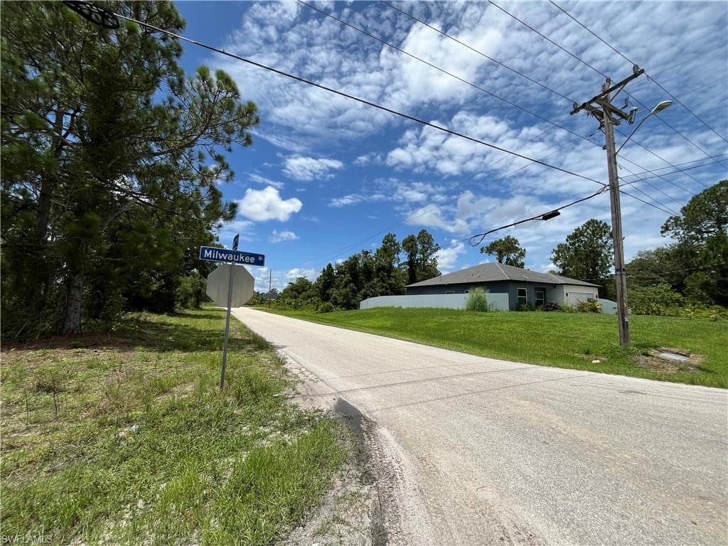 1016 MILWAUKEE BLVD, LEHIGH ACRES FL 33974-5