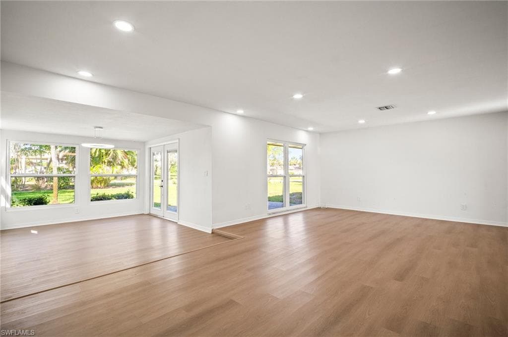 4293 island CIR # 2, FORT MYERS FL 33919-13