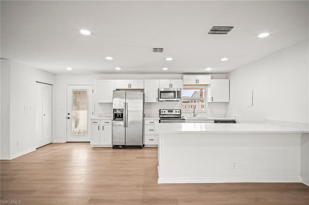 4293 island CIR # 2, FORT MYERS FL 33919-7