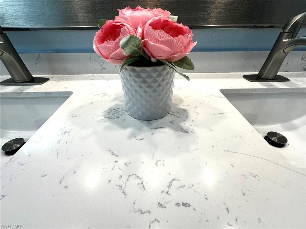 9828 Luna CIR # H203, NAPLES FL 34109-12