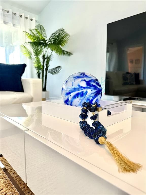 9828 Luna CIR # H203, NAPLES FL 34109-2