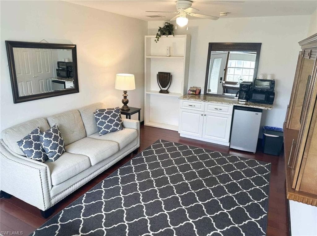 6343 Mark LN, FORT MYERS FL 33966-21