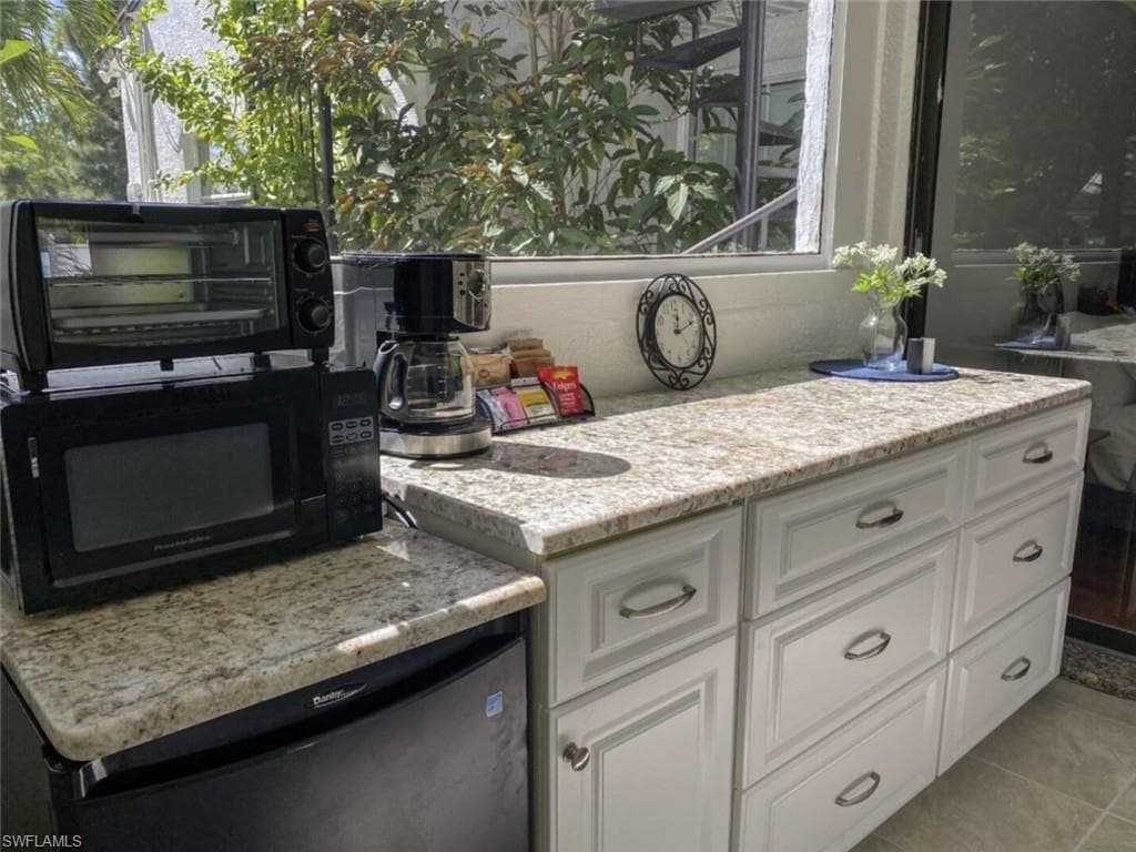 6343 Mark LN, FORT MYERS FL 33966-33