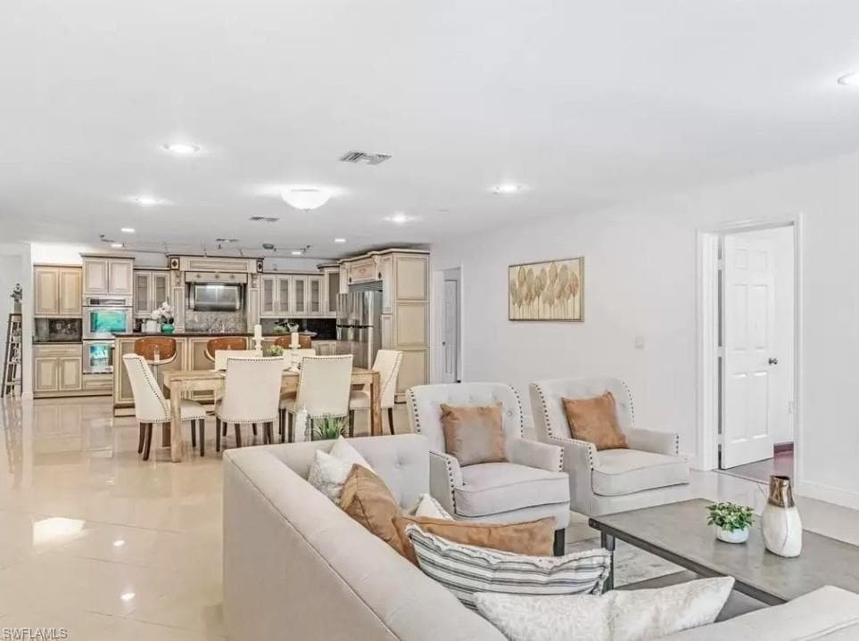 6343 Mark LN, FORT MYERS FL 33966-9