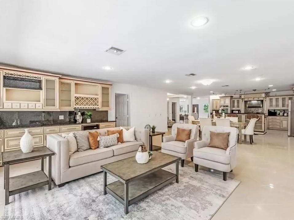 6343 Mark LN, FORT MYERS FL 33966-3