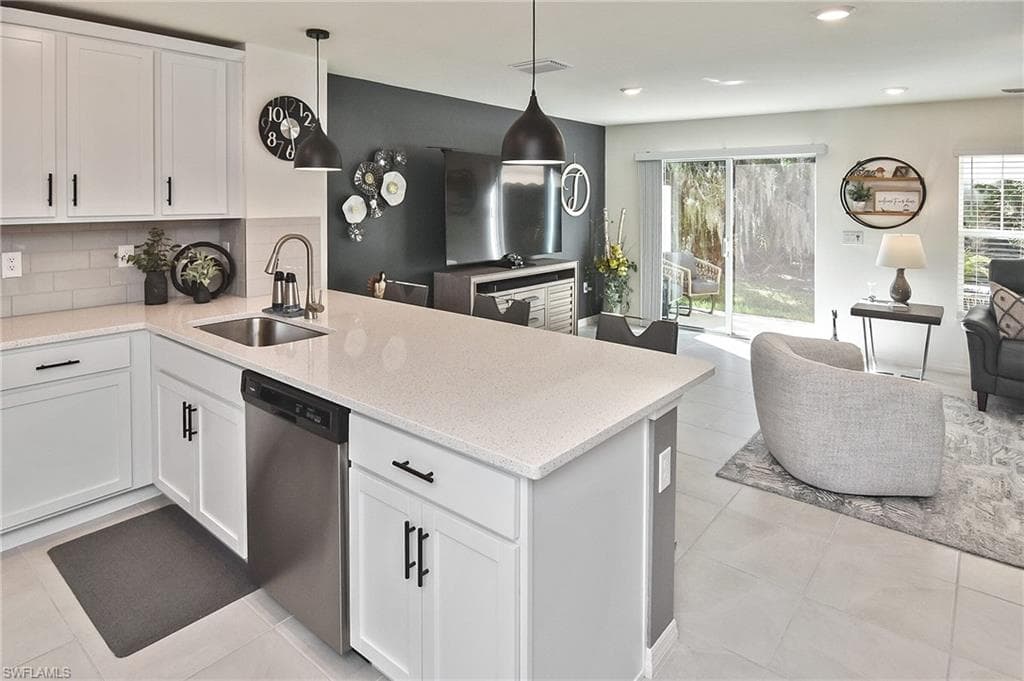 6360 Brant Bay BLVD # 104, NORTH FORT MYERS FL 33917-31