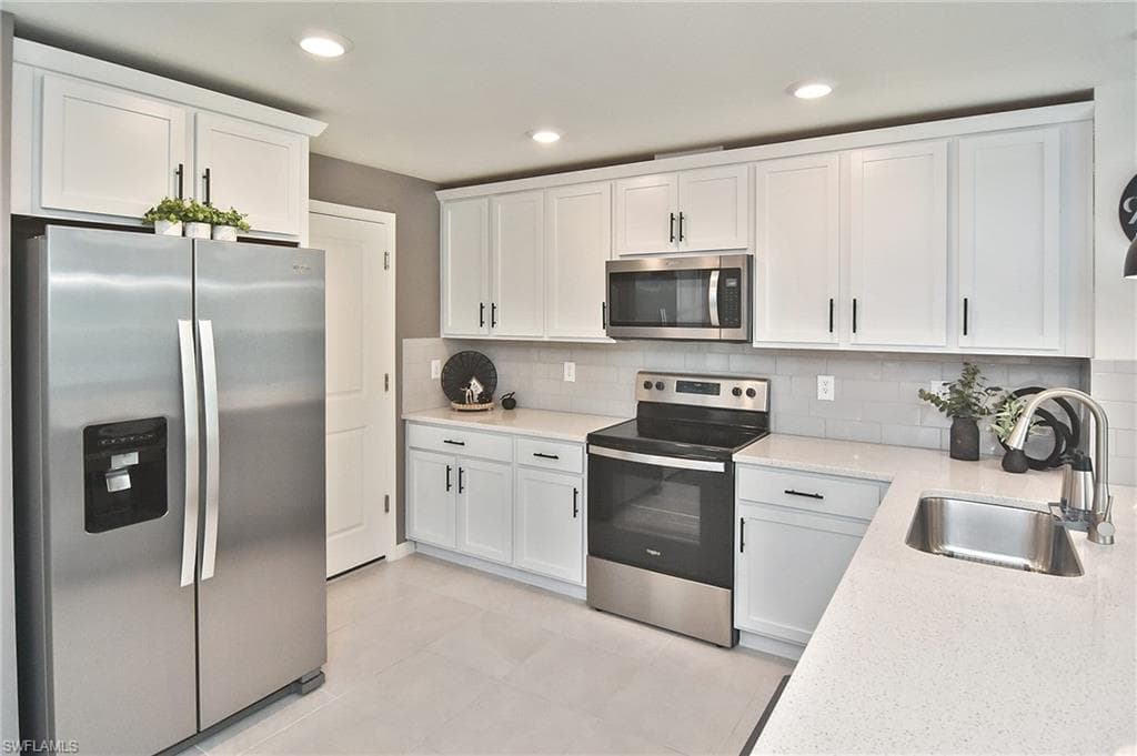 6360 Brant Bay BLVD # 104, NORTH FORT MYERS FL 33917-27