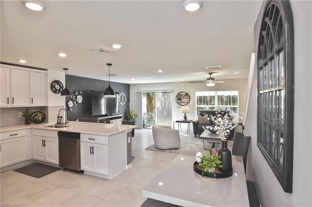 6360 Brant Bay BLVD # 104, NORTH FORT MYERS FL 33917-4