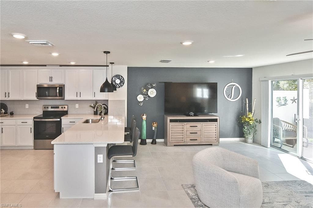 6360 Brant Bay BLVD # 104, NORTH FORT MYERS FL 33917-23