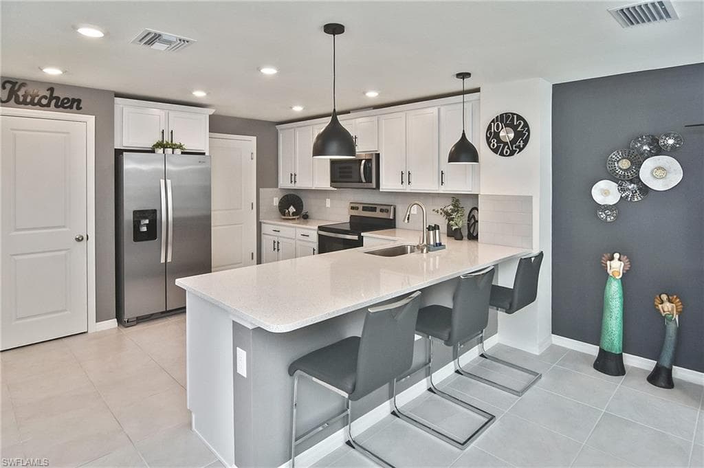 6360 Brant Bay BLVD # 104, NORTH FORT MYERS FL 33917-24