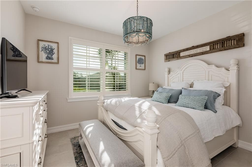 267 Tamarindo LN, NAPLES FL 34114-11