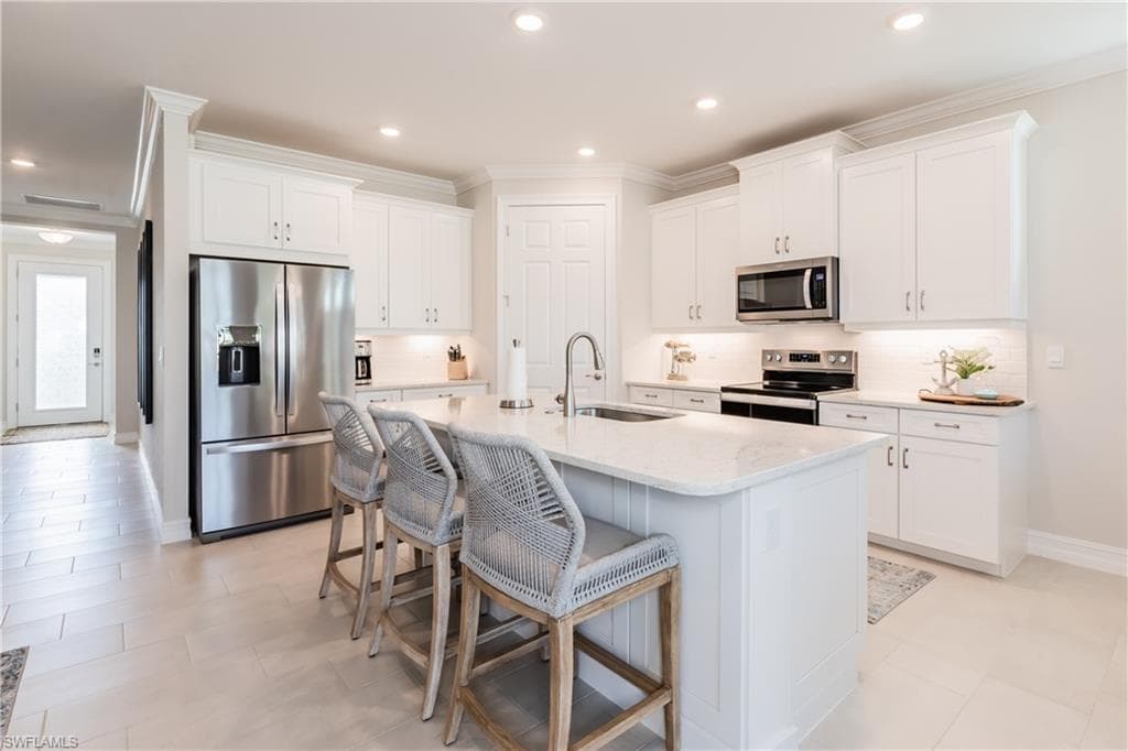 267 Tamarindo LN, NAPLES FL 34114-4