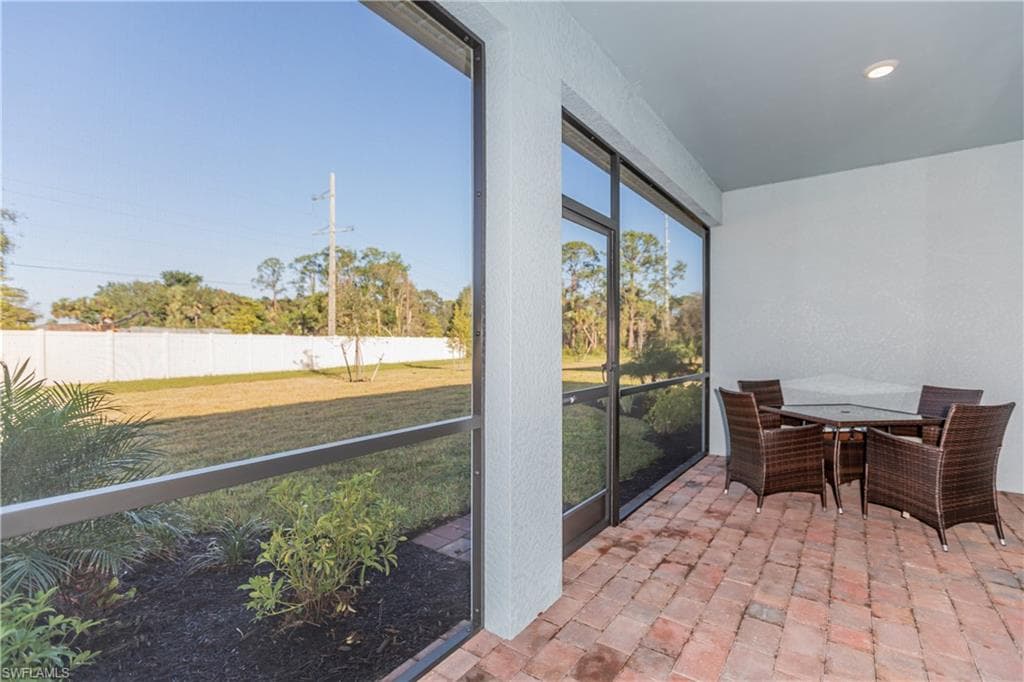 267 Tamarindo LN, NAPLES FL 34114-17