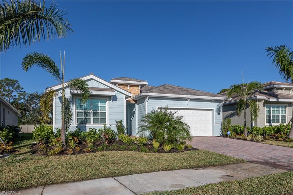 267 Tamarindo LN, NAPLES FL 34114-18